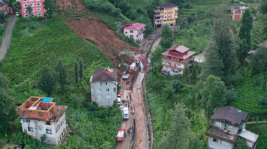 Rize'de yüzün üzerinde haneye tahliye