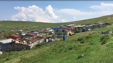 Artvin'de etkili hortum, fırtına ve dolu; çatılar uçtu, evler hasar gördü