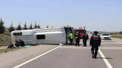 Kayseri'de midibüs şarampole devrildi