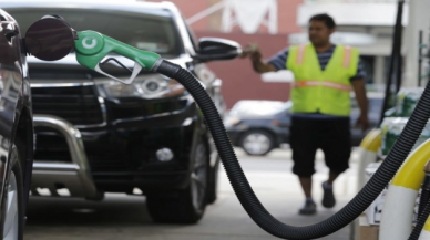 Lübnan'daki gaz şirketlerinden biri, akaryakıt krizi nedeniyle istasyonlarını kapattı