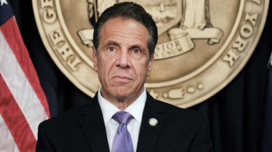 New York Valisi Andrew Cuomo, birçok kadına cinsel tacizde bulundu