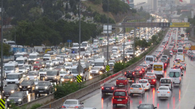 İstanbul’da trafik yoğunluğu yüzde 72'ye ulaştı