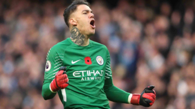 Manchester City, kaleci Ederson ile sözleşme süresini uzattı