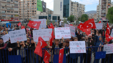 Aşı karşıtlarından İzmir mitingi: Fahrettin Koca protesto edildi!