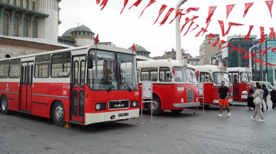 İETT'nin nostaljik otobüsleri Taksim ve Sultanahmet'te sergileniyor