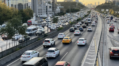 İstanbul'da trafik yoğunluğu yüzde 63'ü gördü!