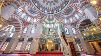 Ortaokul öğrencilerine cami temizlettiler!