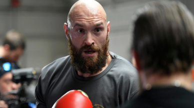 Tyson Fury, Deontay Wilder'ı perişan etti!