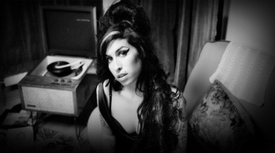 Amy Winehouse'un eşyaları açık artırmada satışa sunuldu