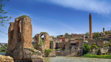 Baraj suları çekilince su altında kalan Hasankeyf ortaya çıktı