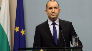 Bulgaristan'da cumhurbaşkanlığı seçimini Rumen Radev kazandı