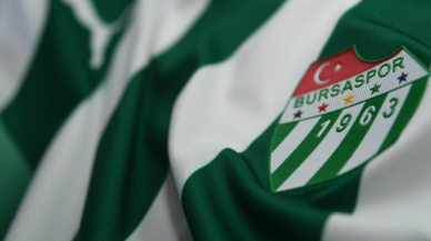 Bursaspor, üç futbolcusu ile yollarını ayırdı