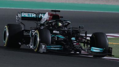 Formula 1 Katar Grand Prix'sinin galibi Hamilton