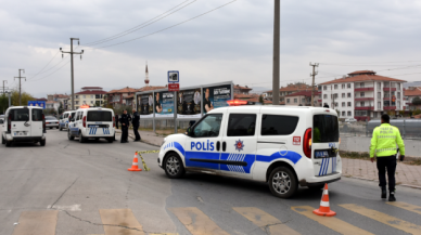 Kırıkkale'de korkunç kaza! Kaldırımda bekleyen vatandaşa TIR dorsesi çarptı