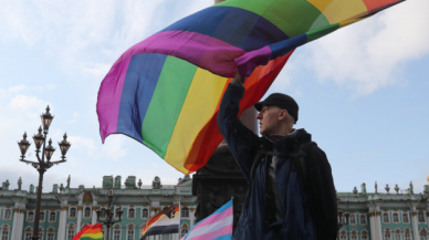 Rusya'da LGBTQ hakları grubu "yabancı ajan" listesine alındı