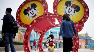 Şangay Disneyland Parkı 1 corona virüs vakası yüzünden kapatıldı