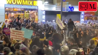 Taksim'de şiddete karşı yürüyen kadınlara polis müdahalesi