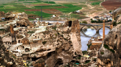 Hasankeyf Kalesi yeniden turizme açıldı