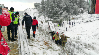 İstanbul'da yolcu otobüsü devrildi: 3 ölü 18 yaralı