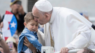 Papa çocuk sahibi olmak yerine evcil hayvan bakanları bencil