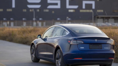 Tesla, 2021'de servetine servet kattı