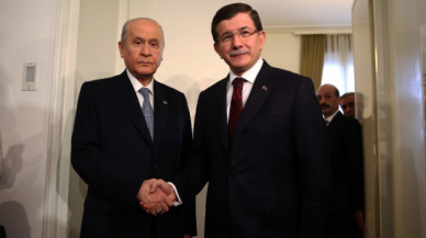 Davutoğlu'ndan Bahçeli'ye: Baskılara boyun eğmiş olsaydık er meydanında olmazdık