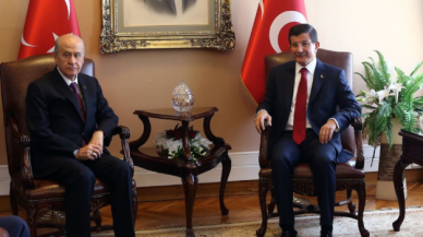 Davutoğlu'ndan Bahçeli'ye: Saatinizi 18.00'e kurun ve bekleyin