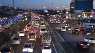 Okullar açıldı, İstanbul’da trafik yoğunluğu arttı