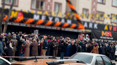 Ankara'da AVM açılışında izdiham yaşandı