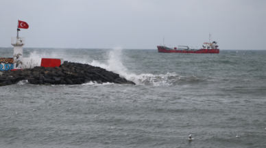 Marmara Denizi'nde ulaşıma poyraz engeli