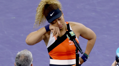 Tenisçi Naomi Osaka turnuvaya gözyaşlarıyla veda etti