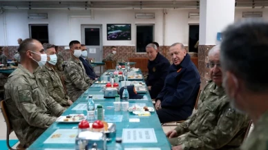 Cumhurbaşkanı Erdoğan'dan Mehmetçiğe iftar sürprizi