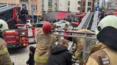 Kadıköy'de istinat duvarı çöktü, 5 katlı bina tahliye edildi