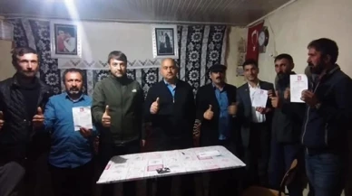 AK Parti'li 50 kişiden 'Yeniden Refah' Partisi'ne geçiş