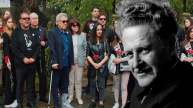 Nazım Hikmet, Moskova'daki mezarı başında yağmur altında anıldı