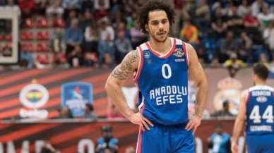 Shane Larkin, 2 yıl daha Anadolu Efes'te