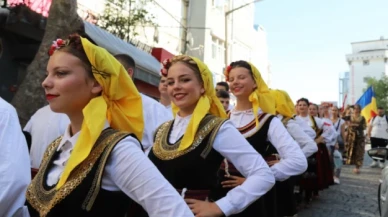 Kartal'da 'Uluslararası Halk Oyunları Festivali' coşkusu