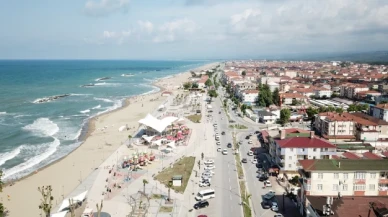 Sakarya'da olumsuz hava koşulları nedeniyle denize girmek yasaklandı