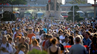 Vatandaşların yüzde 63'ü gelecek yıl yaşam standartlarının düşeceğini düşünüyor