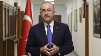 Çavuşoğlu'dan Yunanistan'a: Arkanıza değil, karşınıza kimi alıyorsunuz ona bakın