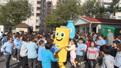 Kartal Belediyesi atık toplama konteynerlerini yeniliyor