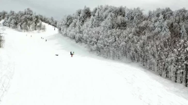 Kartepe'ye mevsimin ilk karı yağdı