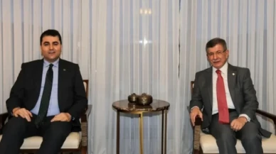 Davutoğlu, Gültekin Uysal'ı Celal Bayar Köşkü'nde ziyaret etti