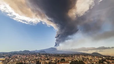 Etna Yanardağı yeniden faaliyete geçti