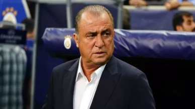 Fatih Terim, Altın Ayak Efsaneler Ödülü'nü aldı