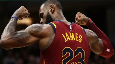 LeBron James'in "Miami Heat" forması 3 milyon 680 bin dolara satıldı!