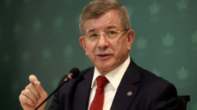 Ahmet Davutoğlu'ndan 'taraftar yasağı'na tepki: Ne yapacaklarını şaşırdılar