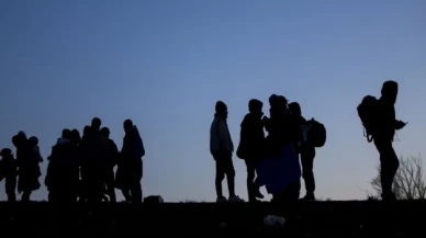 Deprem bölgesindeki tahliye uçuşlarında göçmene geçit verilmedi