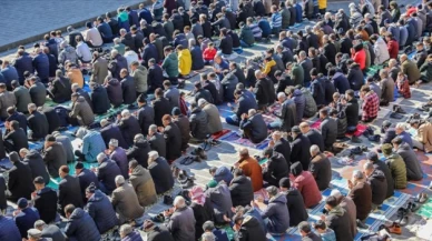 Deprem felaketi yaşanan illerdeki cuma namazında dayanışma duası