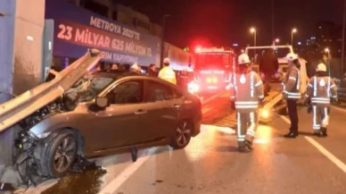 Kadıköy'de otomobil bariyere saplandı: 3 kişi yaralandı